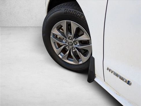 Certified 2021 Toyota Sienna LE image 10