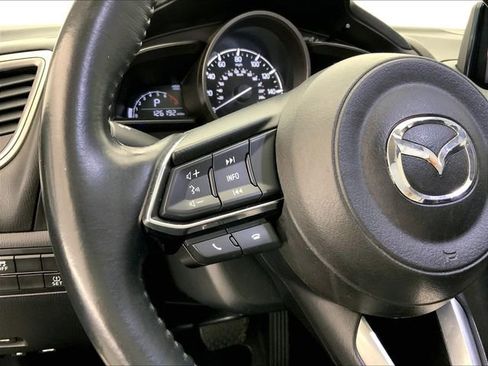 Used 2018 MAZDA MAZDA3 Touring FWD image 13