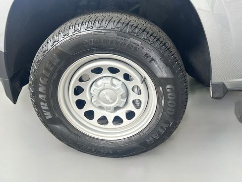 Used 2025 Chevrolet Colorado W/T w/ WT Convenience Package II image 31