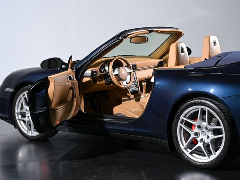 Used 2010 Porsche 911 Carrera 4S AWD/4WD image 12