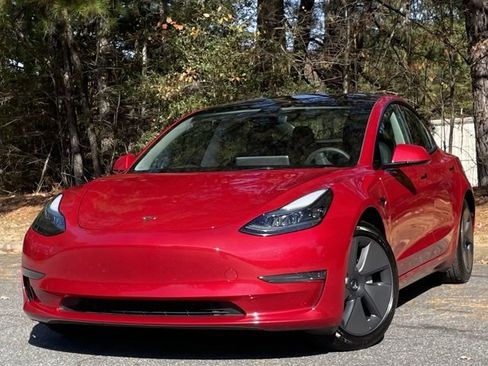 Used 2023 Tesla Model 3 Standard Range image 1