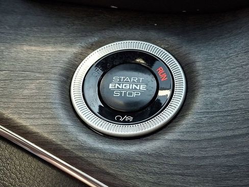 Used 2024 Jeep Grand Cherokee Overland w/ Adv Protech Group III image 27