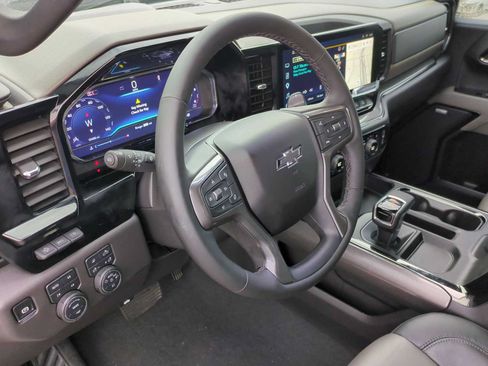 Used 2025 Chevrolet Silverado 1500 ZR2 w/ Technology Package AWD/4WD image 10