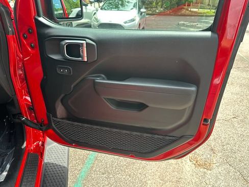 Used 2023 Jeep Wrangler Sport AWD/4WD image 16