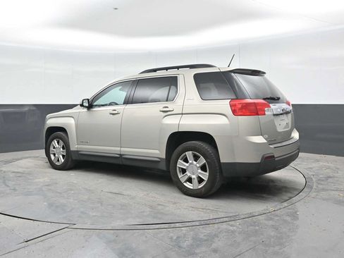Used 2013 GMC Terrain SLE w/ Convenience Package FWD image 2