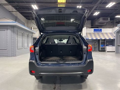 Used 2025 Subaru Outback Premium image 11