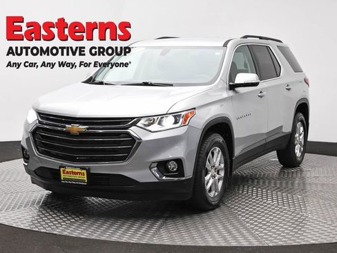 Used 2020 Chevrolet Traverse LT FWD image 1
