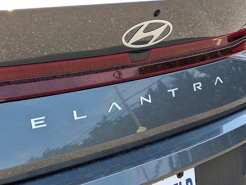 New 2026 Hyundai Elantra SE FWD image 15