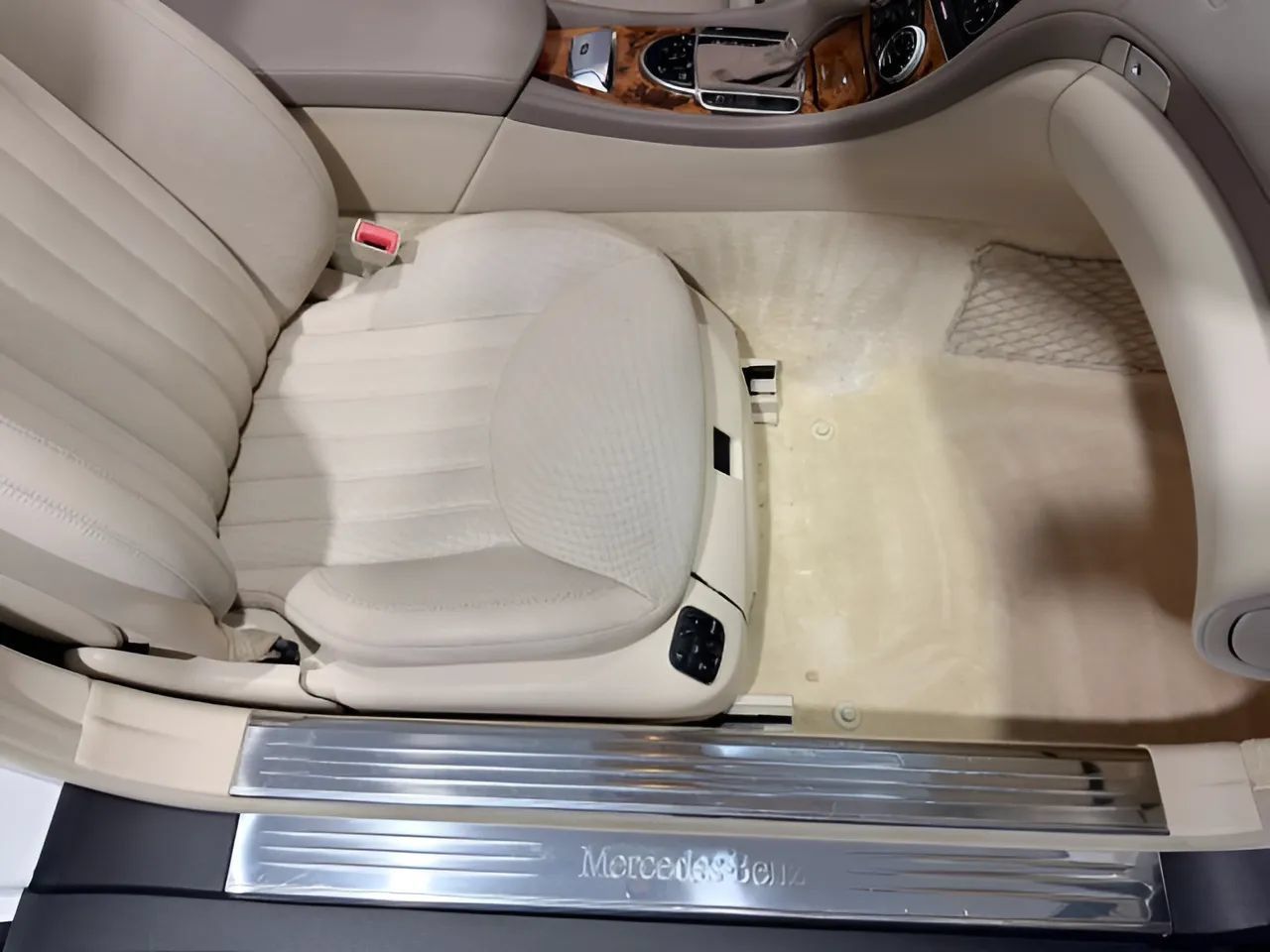 Used 2012 Mercedes-Benz SL 550 image 24