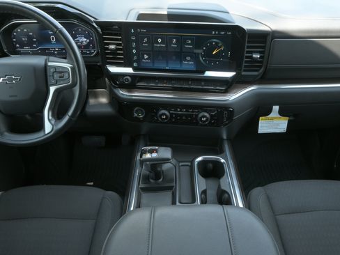 Used 2023 Chevrolet Silverado 1500 LT Trail Boss AWD/4WD image 8