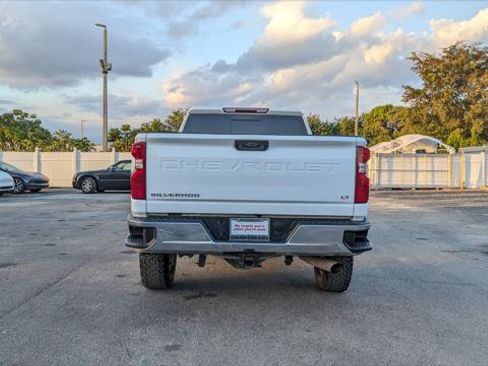 Used 2020 Chevrolet Silverado 2500 LT w/ Convenience Package image 7
