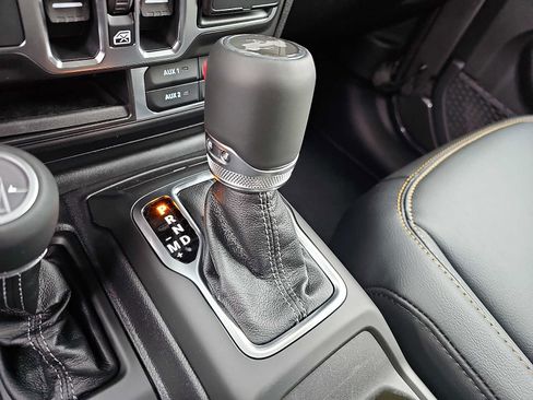 New 2026 Jeep Wrangler Unlimited Sahara AWD/4WD image 10