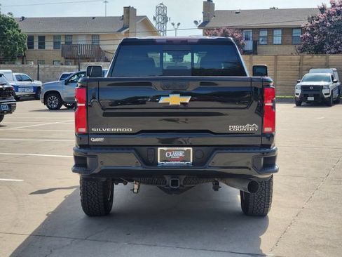 Used 2025 Chevrolet Silverado 2500 High Country w/ Technology Package AWD/4WD image 13