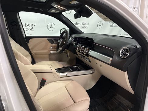 New 2026 Mercedes-Benz GLB 250 4MATIC image 19