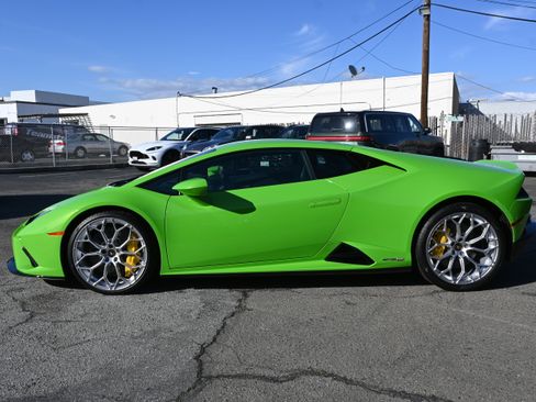 Used 2021 Lamborghini Huracan EVO RWD image 5