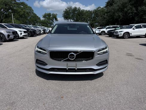 Used 2018 Volvo S90 T5 Momentum w/ Convenience Package FWD image 7