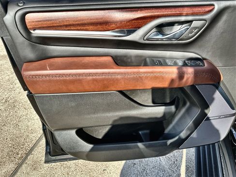 Used 2023 GMC Yukon Denali Ultimate image 21