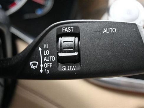 Used 2018 BMW 740i image 33