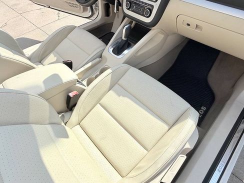 Used 2012 Volkswagen Eos Komfort FWD image 52