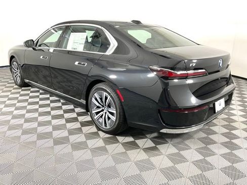 Used 2024 BMW i7 eDrive50 image 4