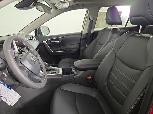 Used 2025 Toyota RAV4 XLE Premium image 12
