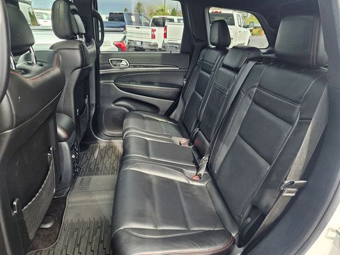 Used 2018 Jeep Grand Cherokee Trailhawk w/ Trailhawk Luxury Group AWD/4WD image 24