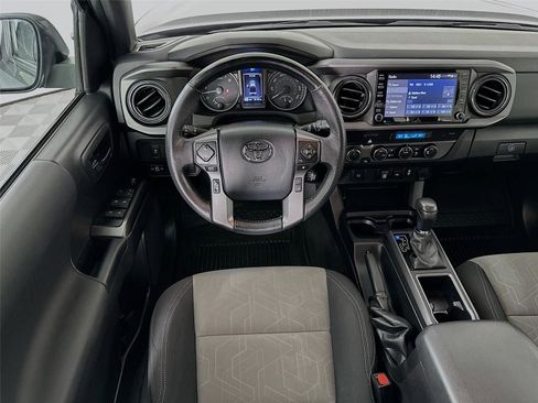 Used 2023 Toyota Tacoma TRD Off-Road image 2