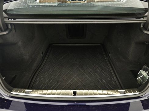 Used 2022 BMW 740i w/ M Sport Package image 30