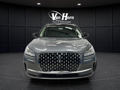 Used 2025 Lincoln Corsair Reserve AWD/4WD image 2