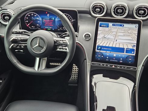 Used 2025 Mercedes-Benz GLC 350e 4MATIC image 21