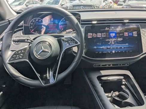 Used 2025 Mercedes-Benz E 350 Sedan image 3