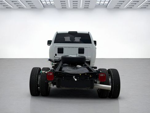 New 2026 RAM 5500 Tradesman w/ Chrome Appearance Group AWD/4WD image 4