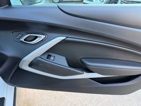 Used 2019 Chevrolet Camaro LT image 15