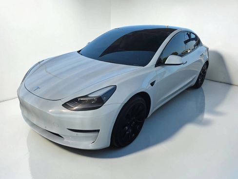 Used 2021 Tesla Model 3 Standard Range Plus RWD image 2