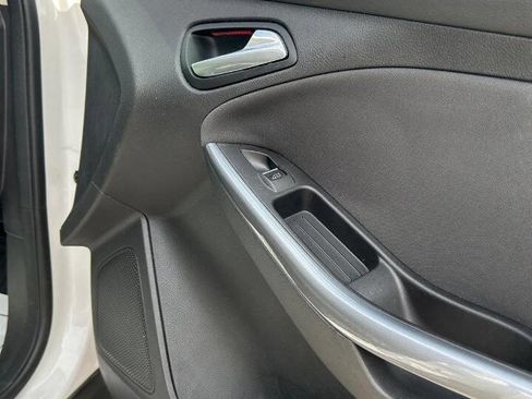 Used 2012 Ford Focus Titanium image 32