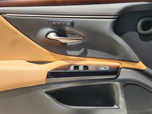 Used 2023 Lexus ES 350 w/ Premium Package FWD image 22