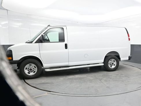 Used 2025 GMC Savana 2500 w/ Driver Convenience Package RWD image 3