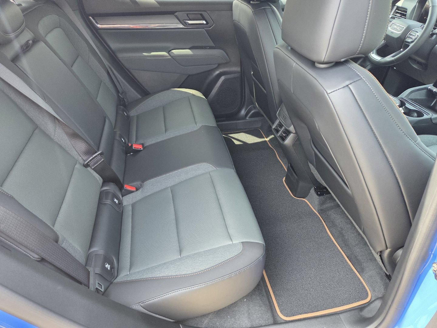 New 2026 GMC Terrain AT4 w/ Technology Package II AWD/4WD image 23