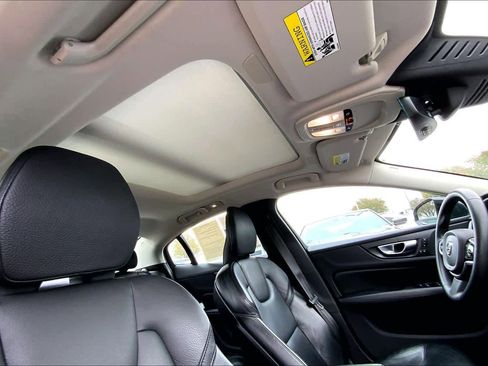 Used 2024 Volvo S60 B5 Plus image 19
