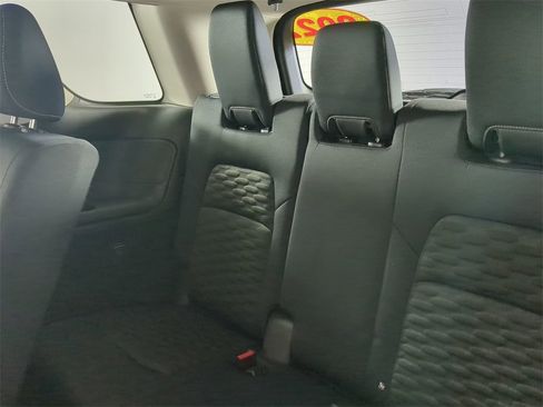 Used 2022 Nissan Pathfinder SV image 15