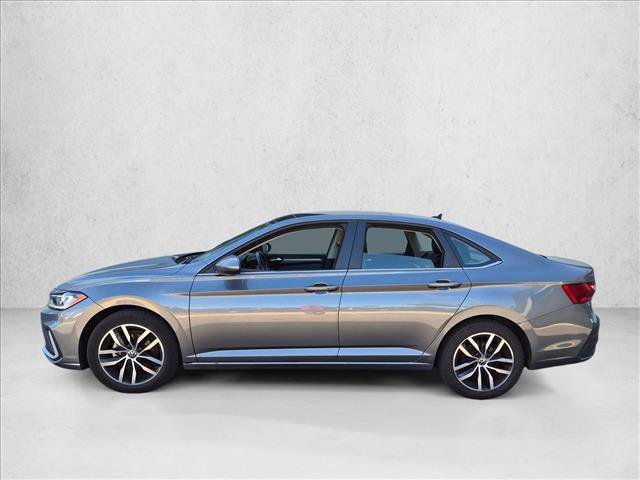 Used 2025 Volkswagen Jetta SE FWD image 7