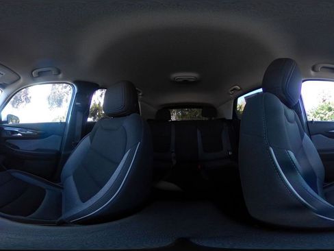 Used 2025 Chevrolet TrailBlazer LT image 43