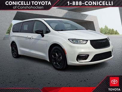 Used 2024 Chrysler Pacifica Limited