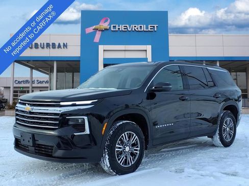 Used 2025 Chevrolet Traverse LT image 1