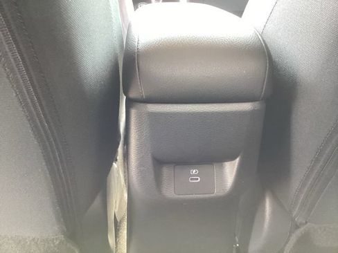 Used 2024 Nissan Versa SR FWD image 20