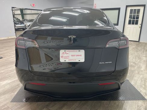 Used 2020 Tesla Model Y Long Range image 10
