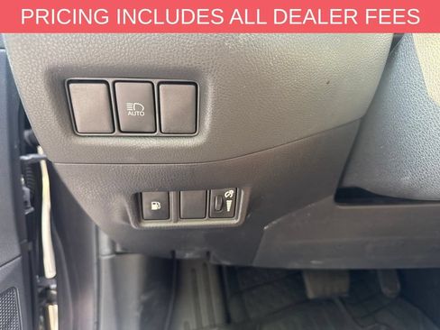 Used 2018 Toyota C-HR XLE FWD image 9