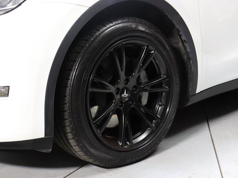 Used 2023 Tesla Model Y Long Range image 2