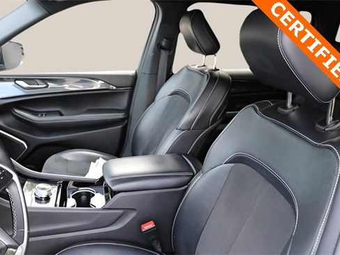 Used 2022 Jeep Grand Cherokee L Laredo image 12