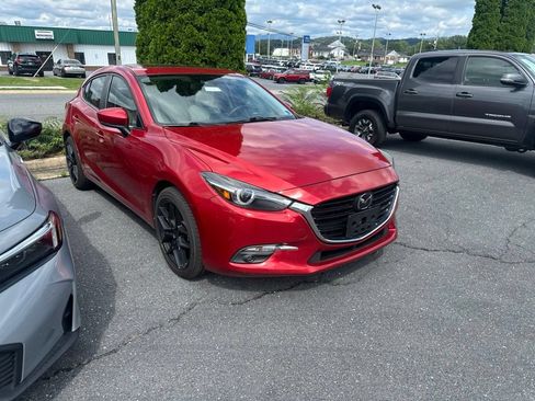 Used 2018 MAZDA MAZDA3 Grand Touring w/ Premium Equipment Package FWD image 3